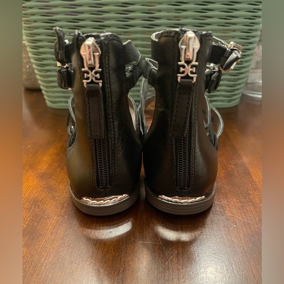 Sam Edelman Black Leather Gladiator
Gaton Strappy Sandals (Like New) - Picture 6 of 9